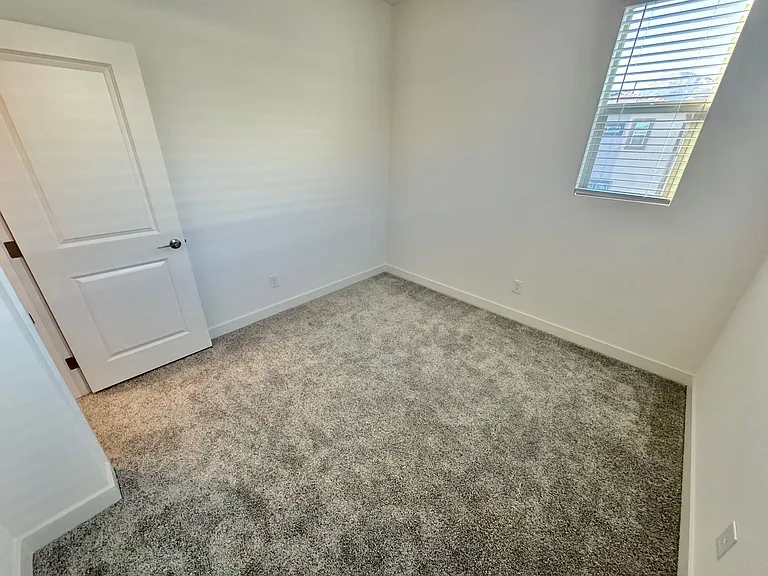 1548 Little Penguin St — Photo 18