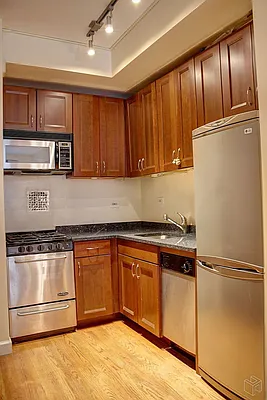 Rented by Halstead Real Estate | media 10