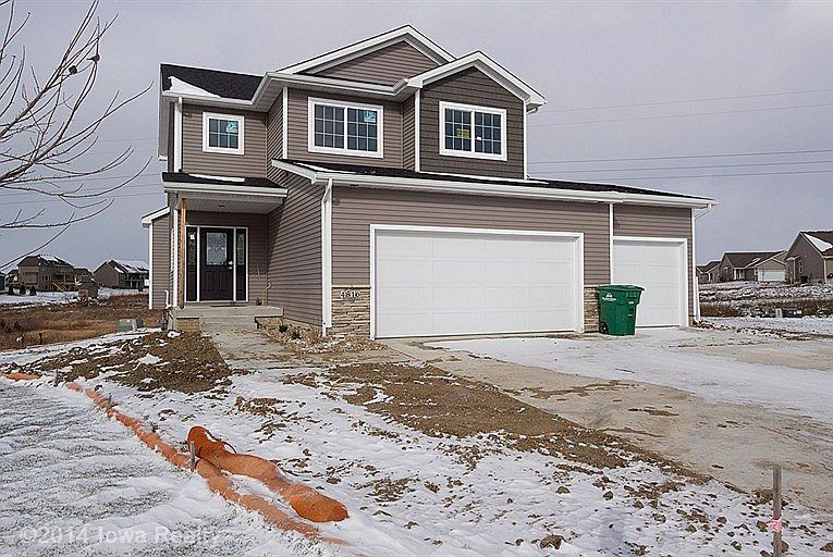 1st image of 4816 NE Hillcrest Ct