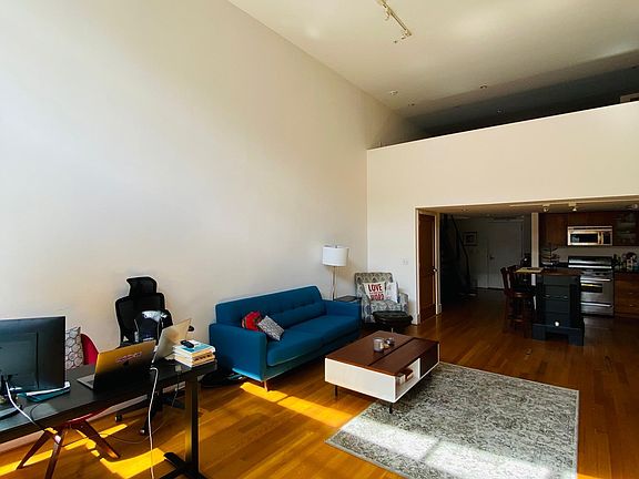 5th image of 520 6th St APT 11