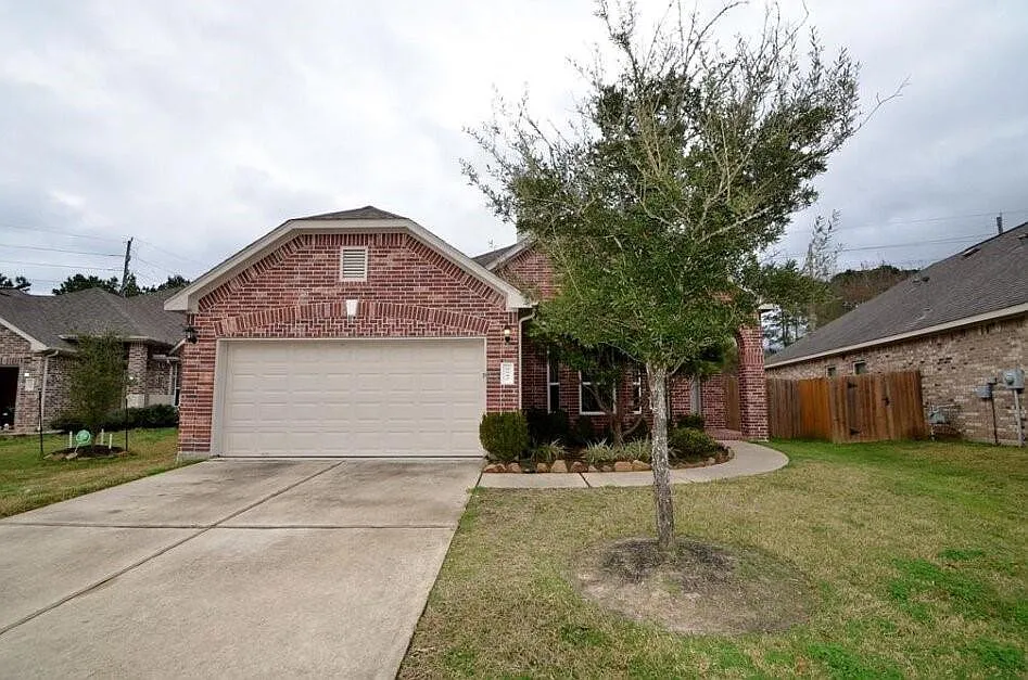 Photo 2 of 28 - 9942 Taylor Springs Ln - Tomball, TX Building Photo - 9942 Taylor Springs Ln