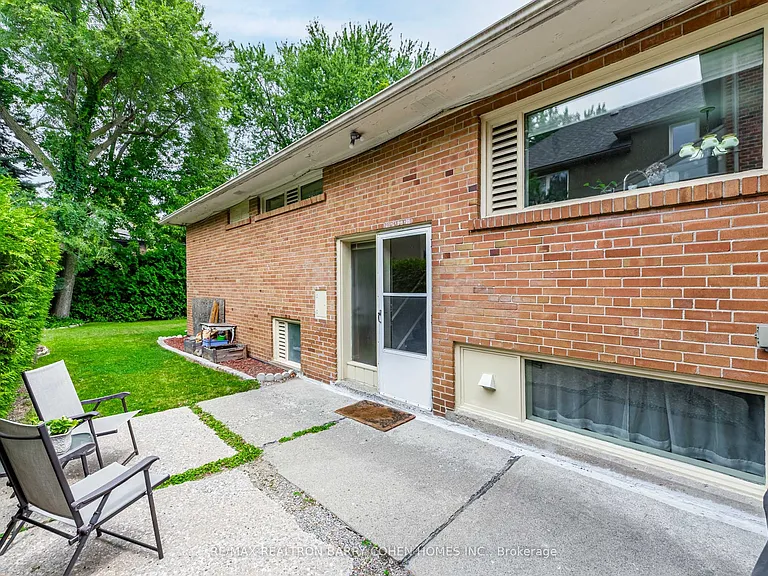 200 Cortleigh Blvd — Photo 21