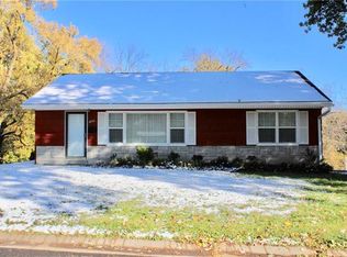 2705 Southeast Trl, Saint Joseph, MO 64506