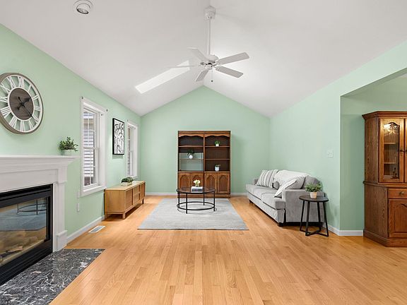 4th image of 1465 Hooksett Road #464