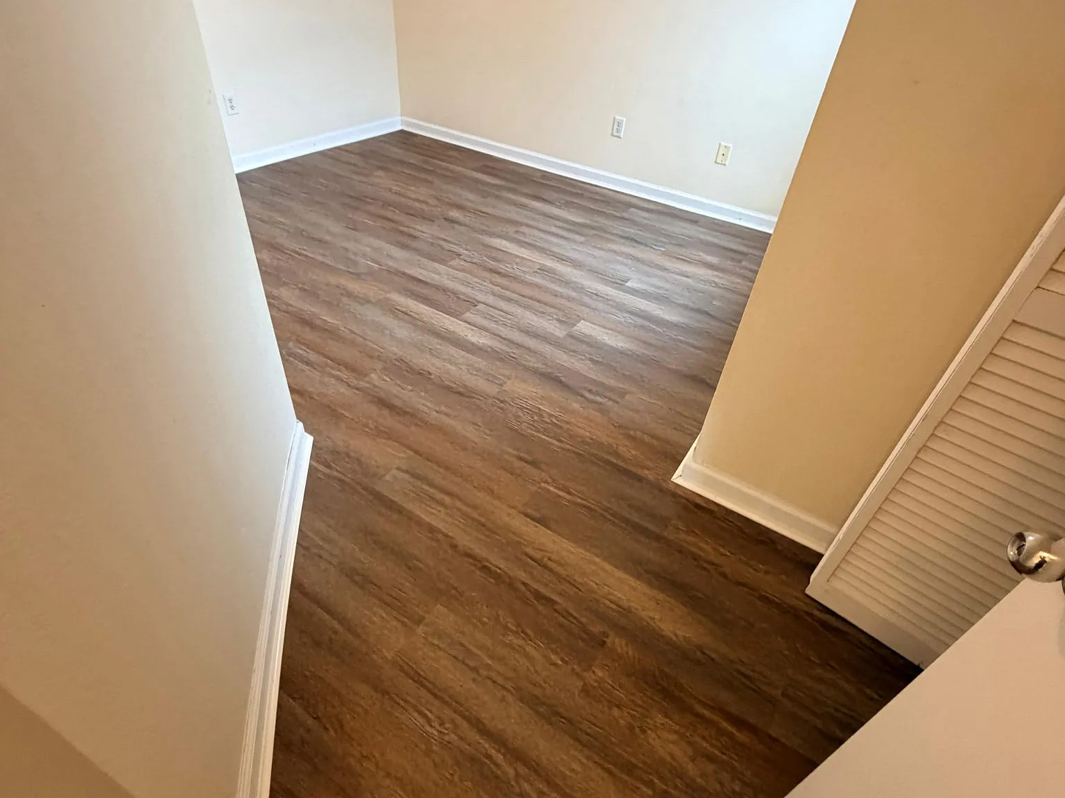 425 Caribbean Dr — Photo 4
