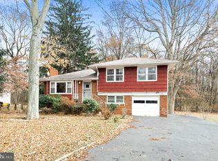 411 Eggerts Crossing Rd, Ewing, NJ 08638