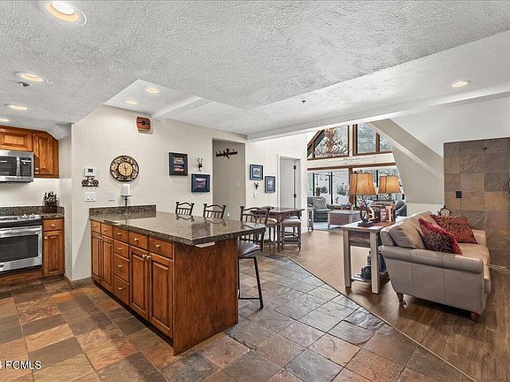 2nd image of 1415 Lowell Ave #356