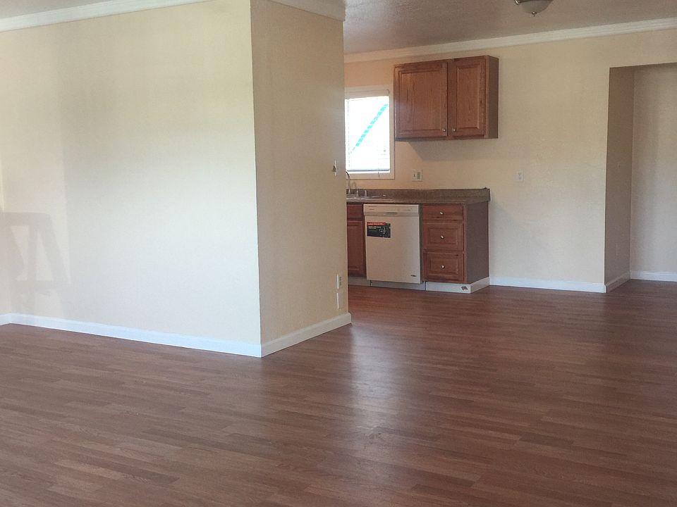 1st image of 210 E Barrymore St