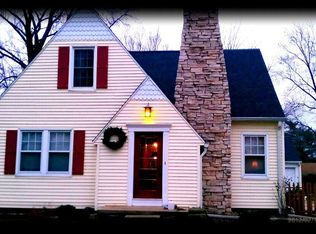 210 Bird Ave, Bartonville, IL