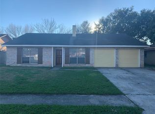 4319 Queens Retreat Dr, Houston, TX 77066