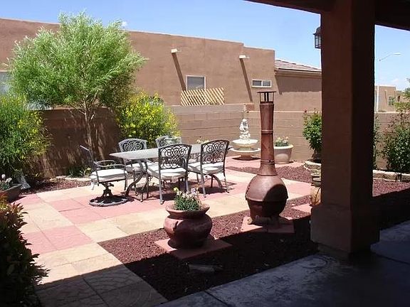 5th image of 1104 Calle Corvo NE