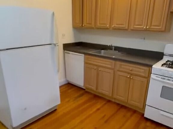 2nd image of 26 Fairbanks St #5