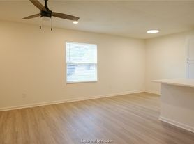 1500 Alpine Cir