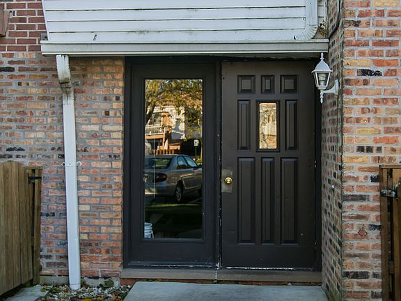 2nd image of 4607 Kings Walk Dr APT 2D