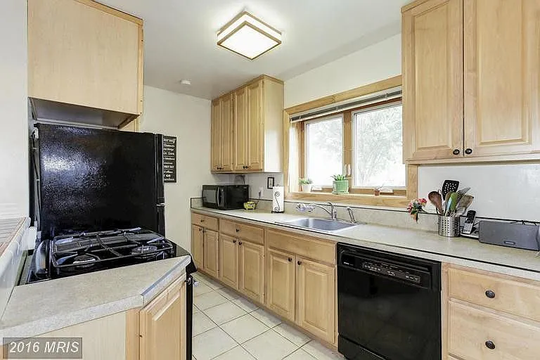 5320 Pooks Hill Rd — Photo 3