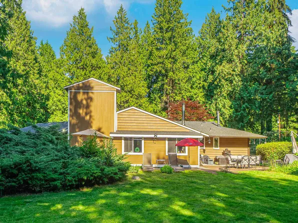 13425 Woodcrest Dr, Surrey, BC V4P 1W3