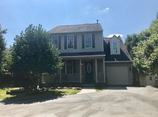 9859 Main St, Fairfax, VA 22031