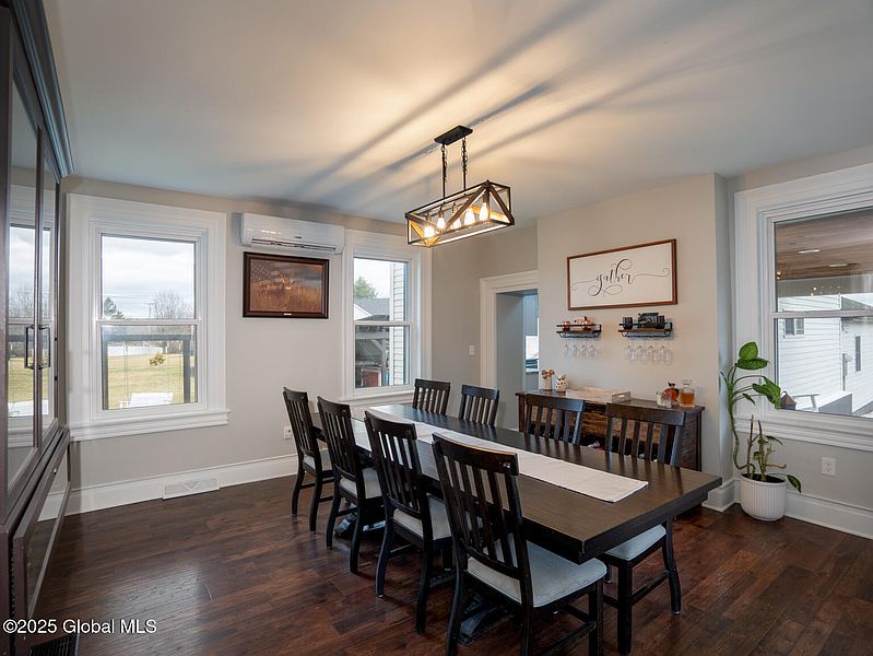 5th image of 14 Harris Road
