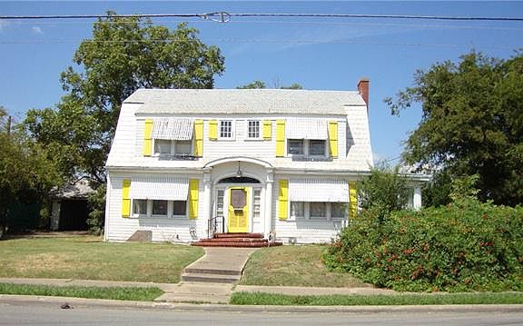2nd image of 2706 Oneal St