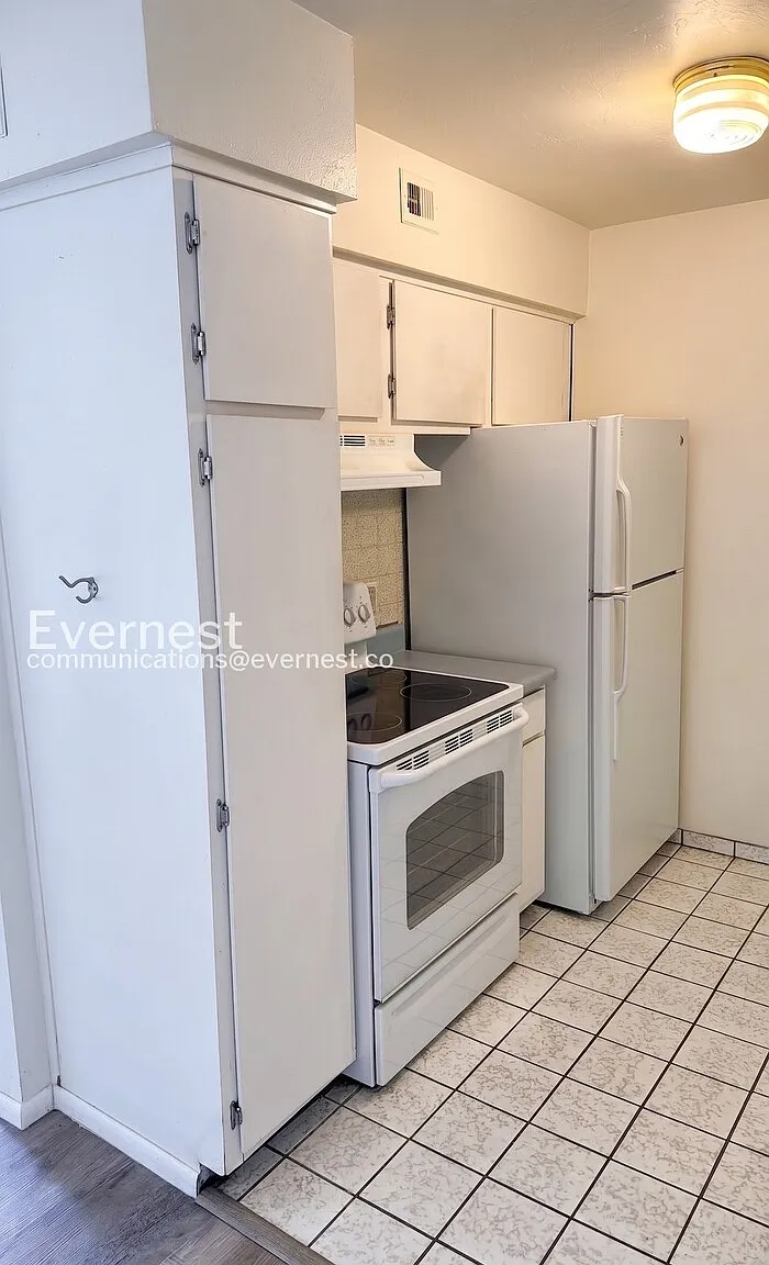 2 bed, 2.0 bath, 960 sqft, $1,350 — Photo 3