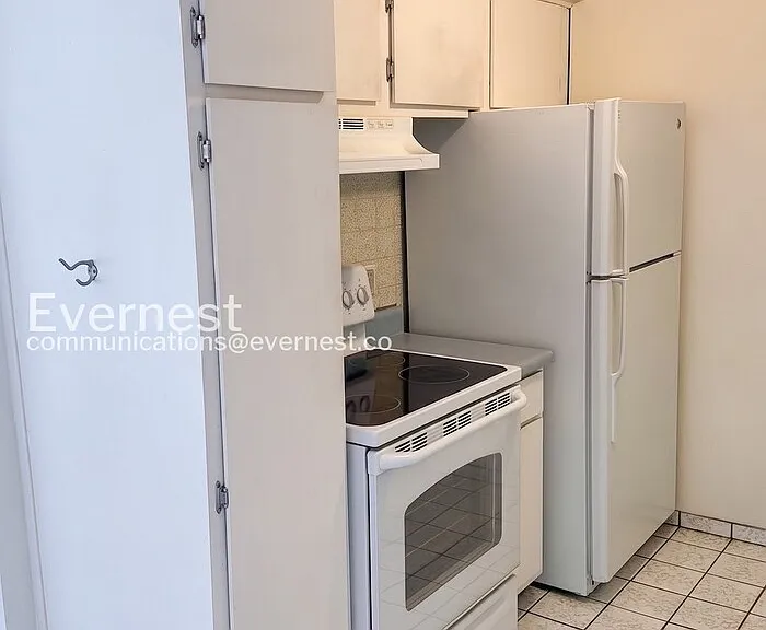 461 W Yucca Ct #312 — Photo 2