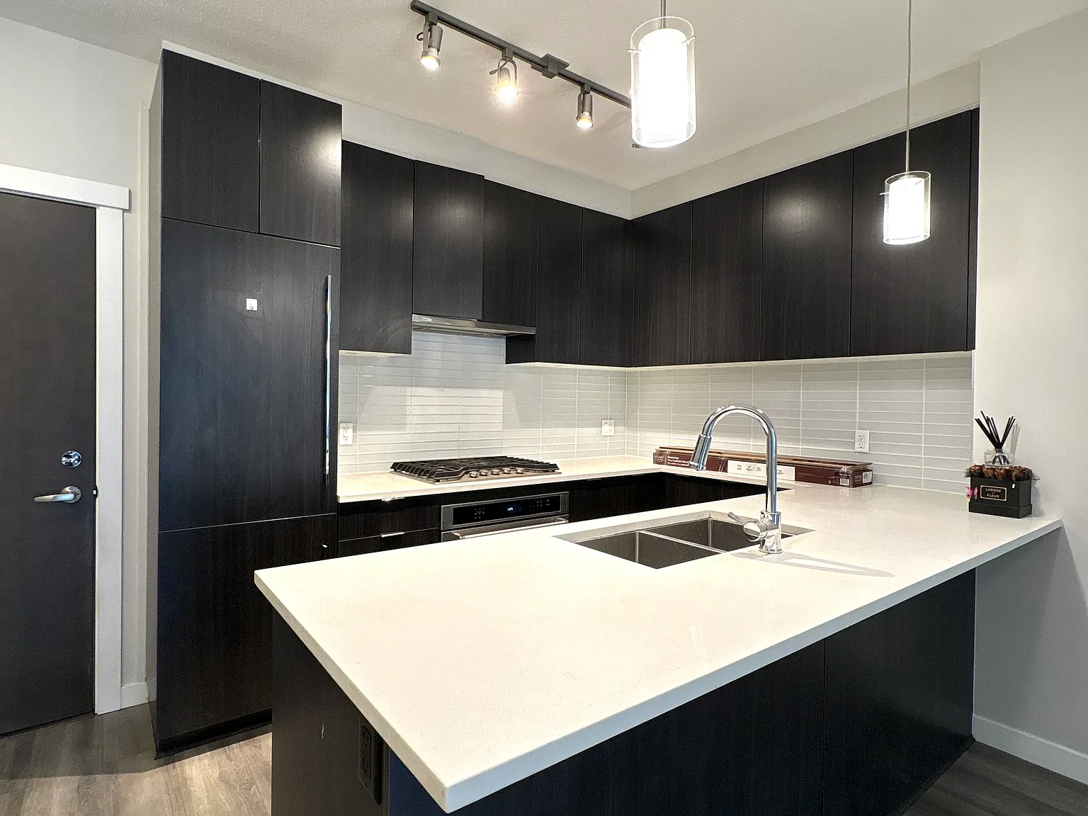 2 bed, 850 sqft, $2,750 — Photo 4