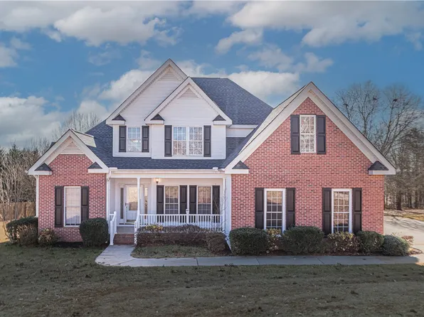 110 Hallmark Ln, Easley, SC 29640