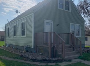 725 N 15th St, Rochelle, IL 61068