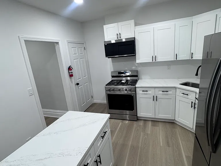 408 Olive St #B — Photo 7