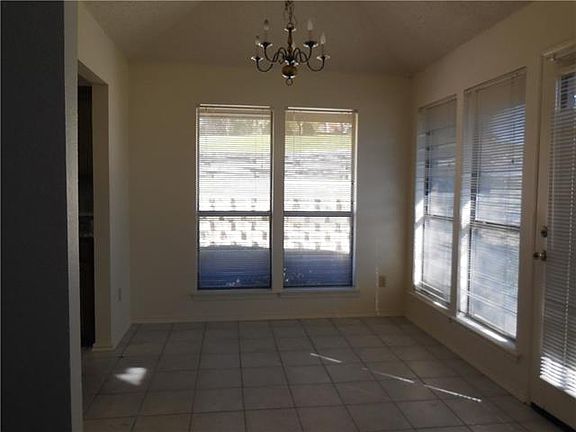5th image of 7 Lakeway Dr
