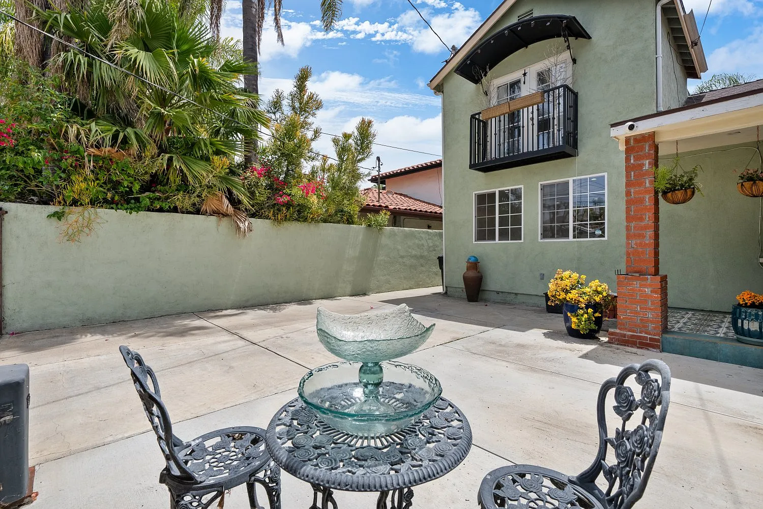 2 bed, 1000 sqft, $3,800 — Photo 2