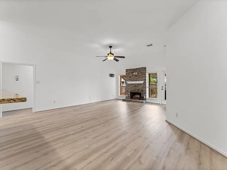 351 Fantasy Ln — Photo 5