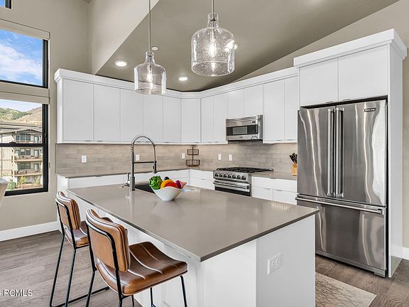 5th image of 1121 W Helling Cir #302
