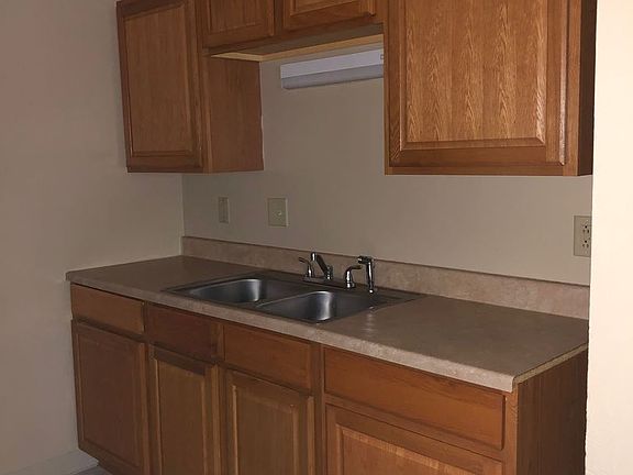5th image of 505 S Poplar St APT 4