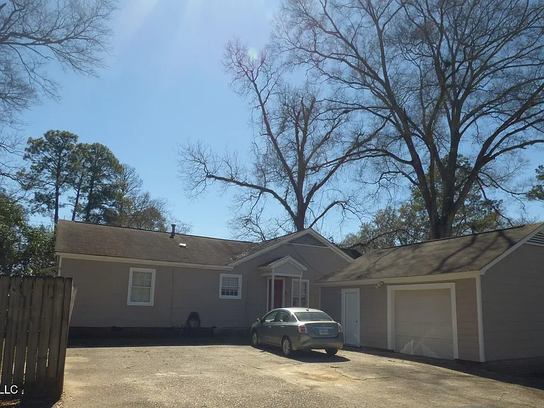 403 S Laurel St — Photo 10