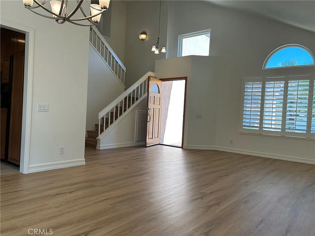 4 bed, 2.5 bath, 2144 sqft, $5,100 — Photo 4