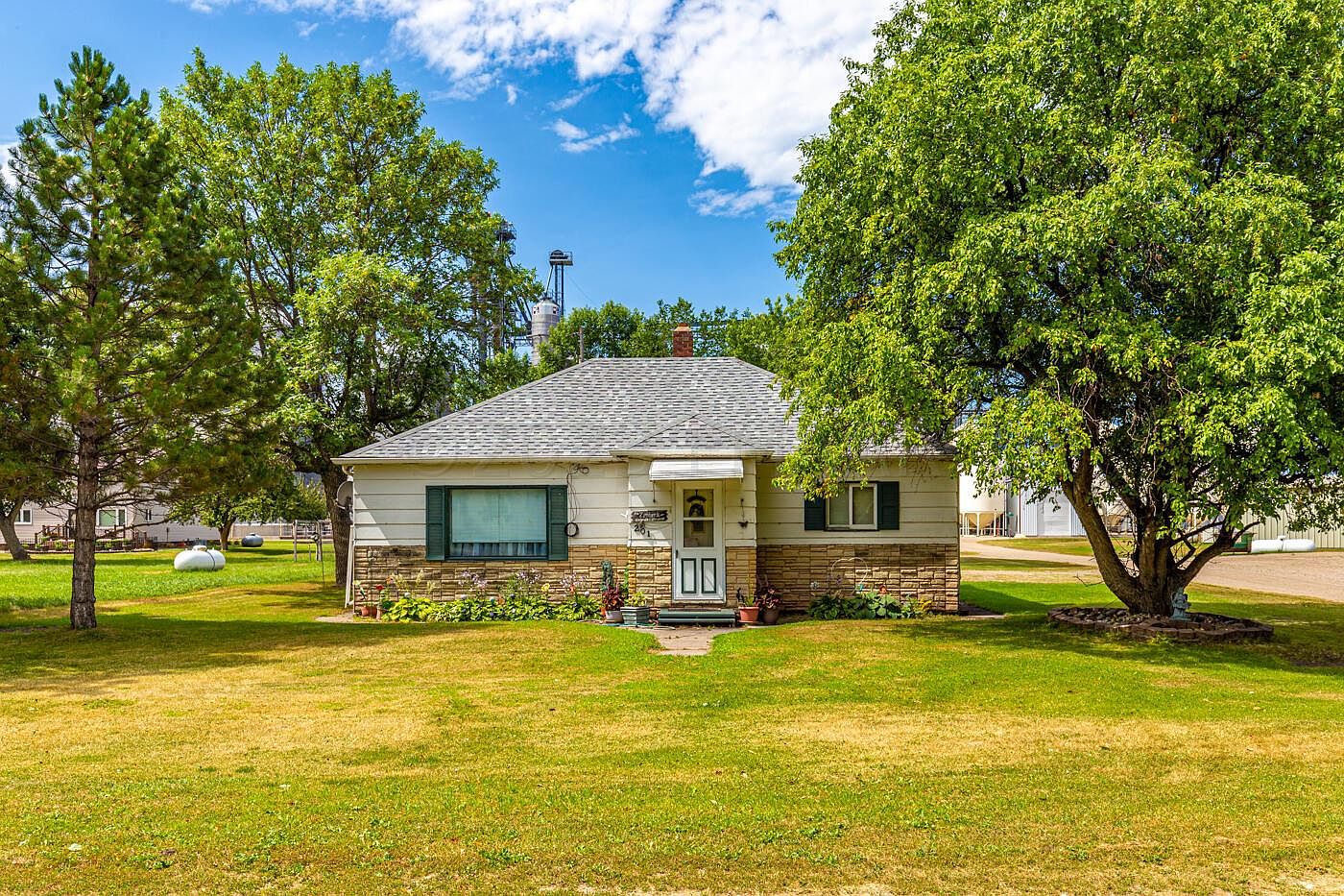 201 Blaine St S, Colfax, ND 58018 Zillow