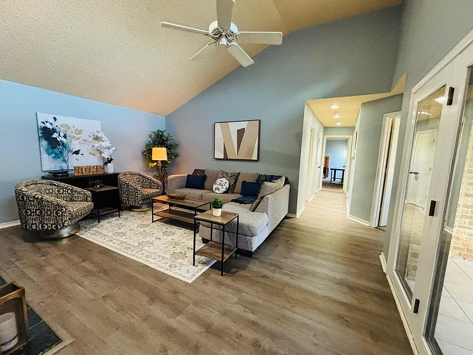 3315 Scarlet Oak Ct