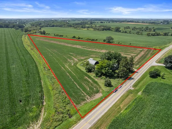 W7271 County Road I, Juneau, WI 53039