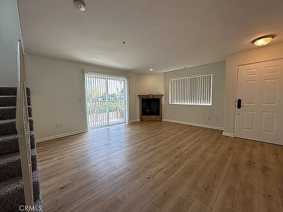 4th image of 6456 Woodley Ave Unit 4