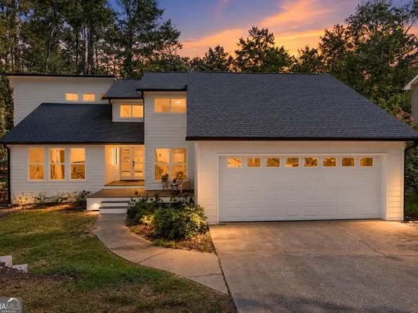 3040 Roxburgh Dr, Roswell, GA 30076