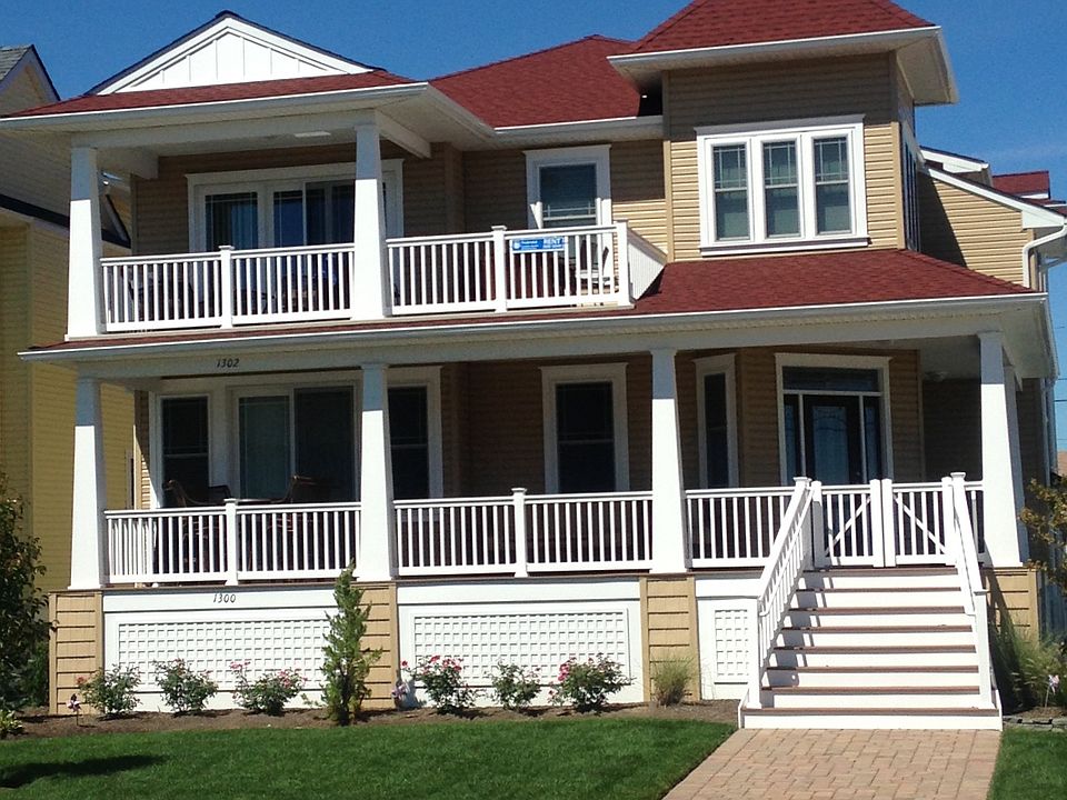1st image of 1300 Haven Ave #2