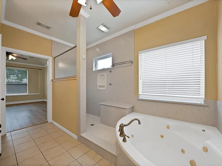 18638 Tall Oak Dr — Photo 33