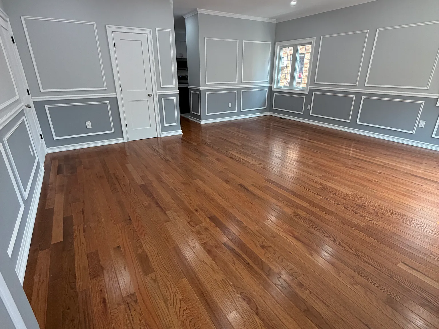 6 bed, 2500 sqft, $5,400 — Photo 2