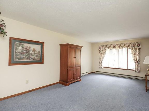 2nd image of 536 Hawley Ave