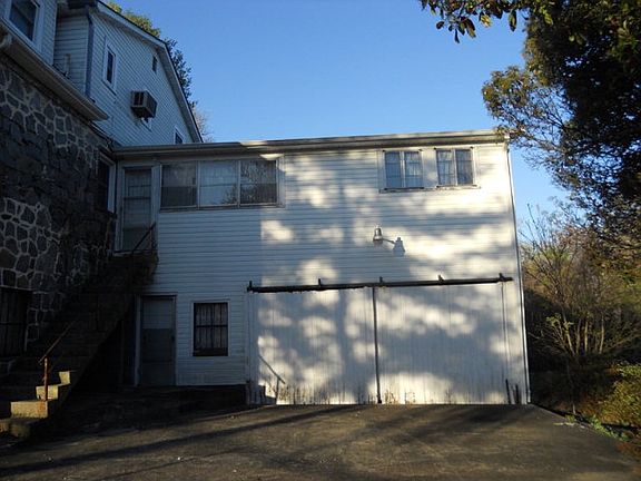 4th image of 512 Beall St NW