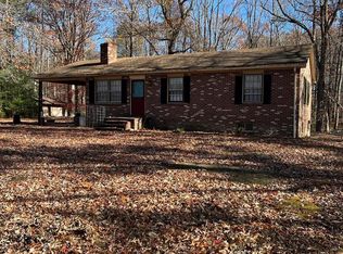 221 Forest Dr, Blackstone, VA 23824