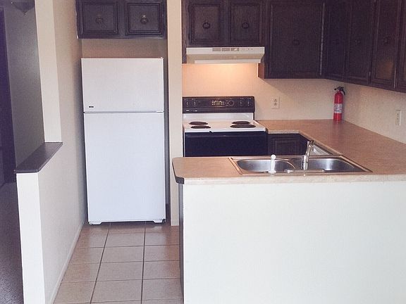 Eat-in Kitchen