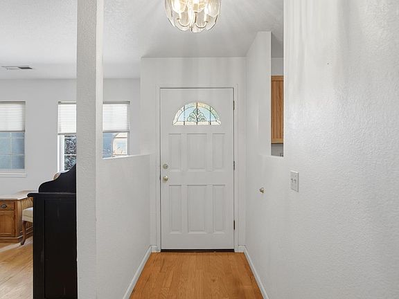 5th image of 1070 Georgetown Ave