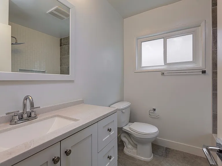 Pine Crest Apartments — Photo 18